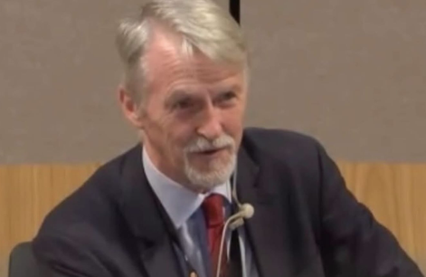 Welsh Politicians Told Not to Say ‘Blanket’